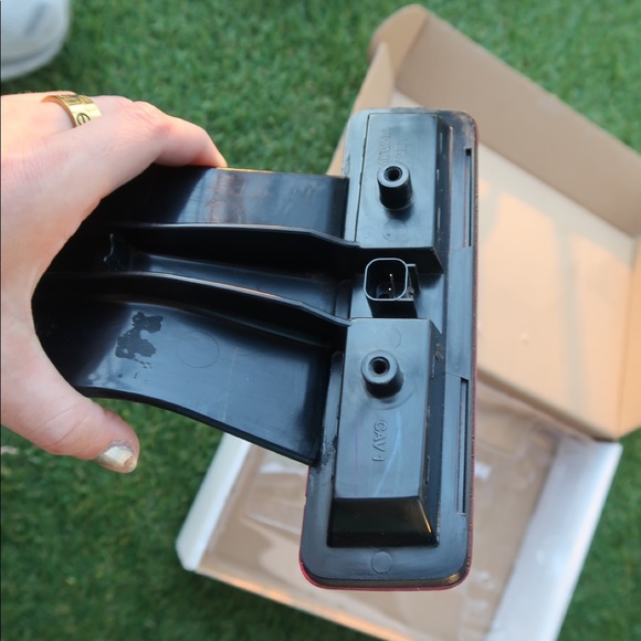 Jeep Wrangler Break Light - Picture 3 of 4